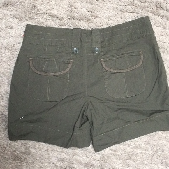 NWT Massini Army green shorts - Picture 2 of 4